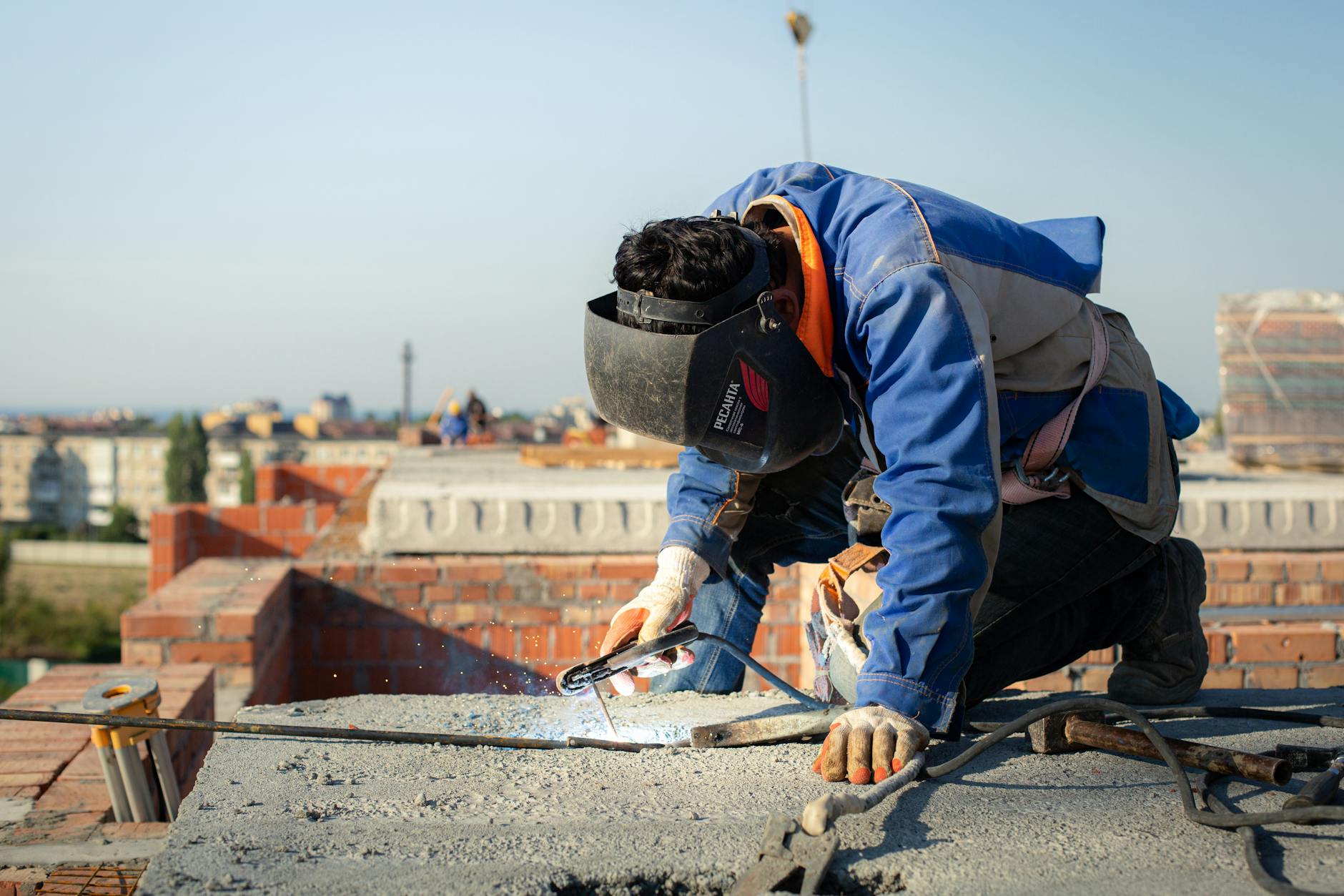 Roofing service in Monrovia, CA