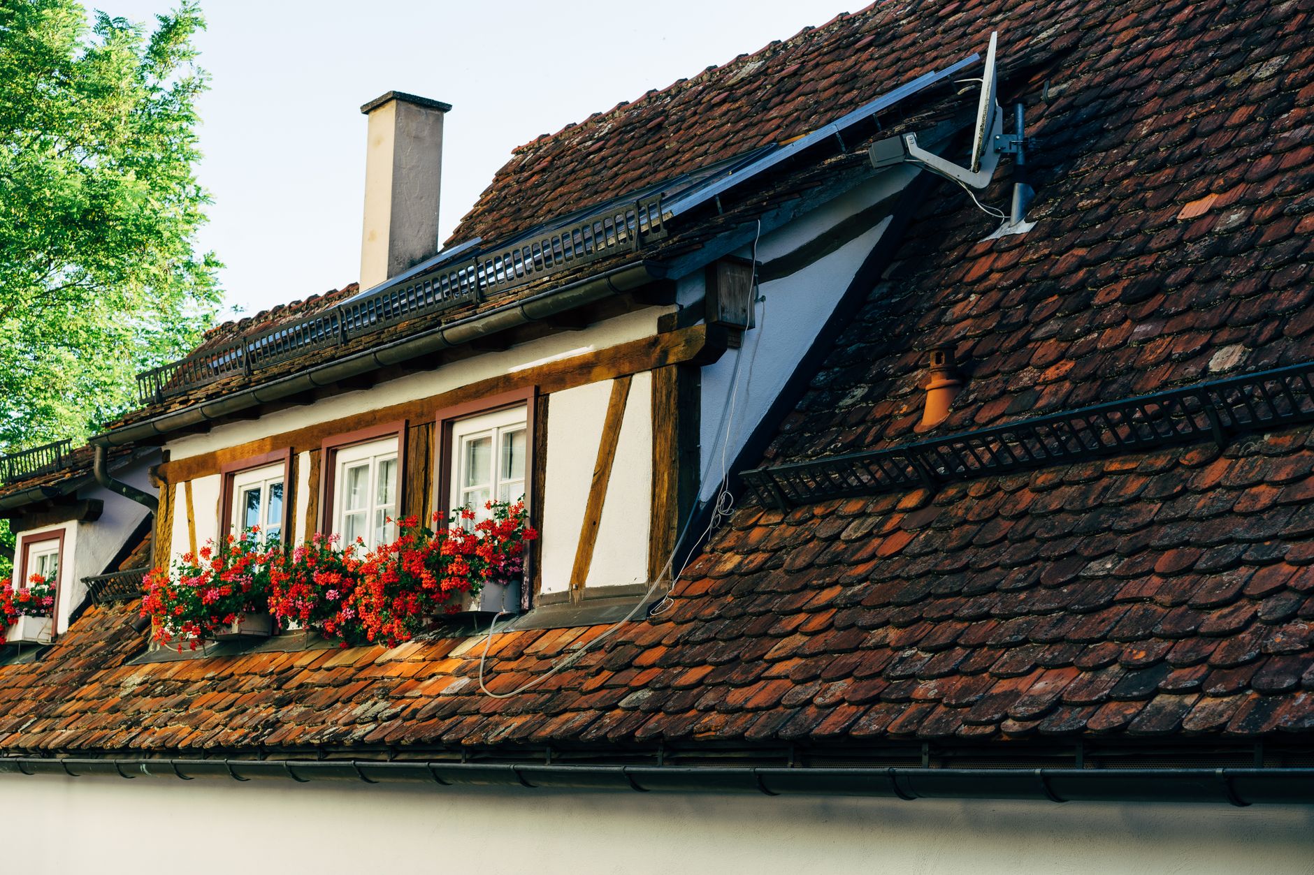 Roofing service in Moreno Valley, CA