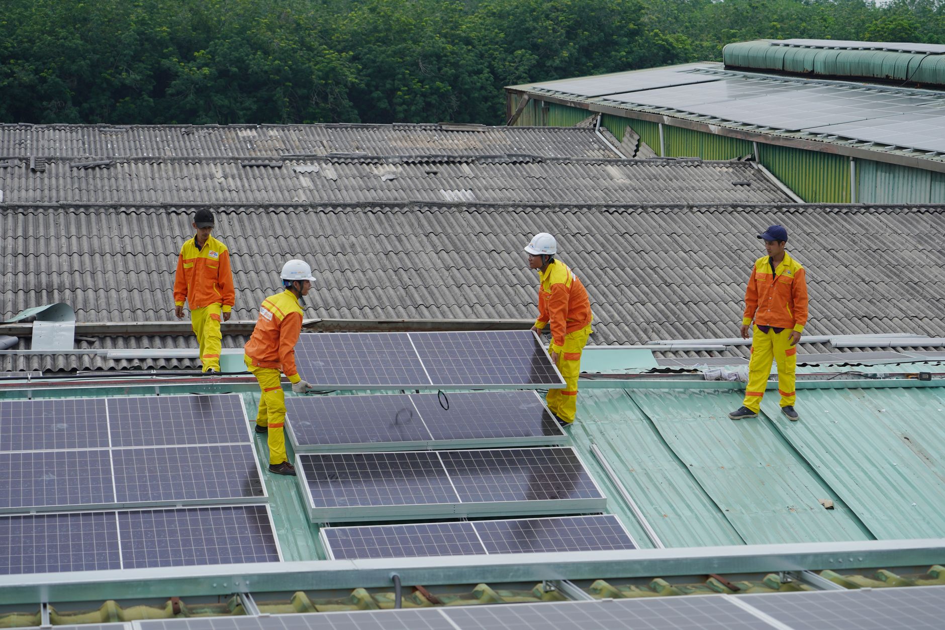 Roofing service in Winfield, KS