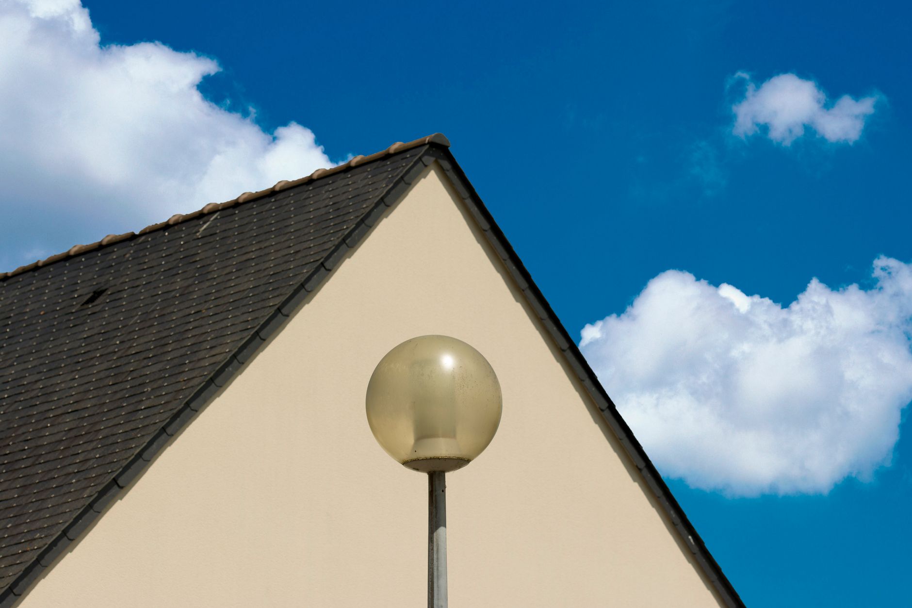 Roofing service in Santa Clarita, CA