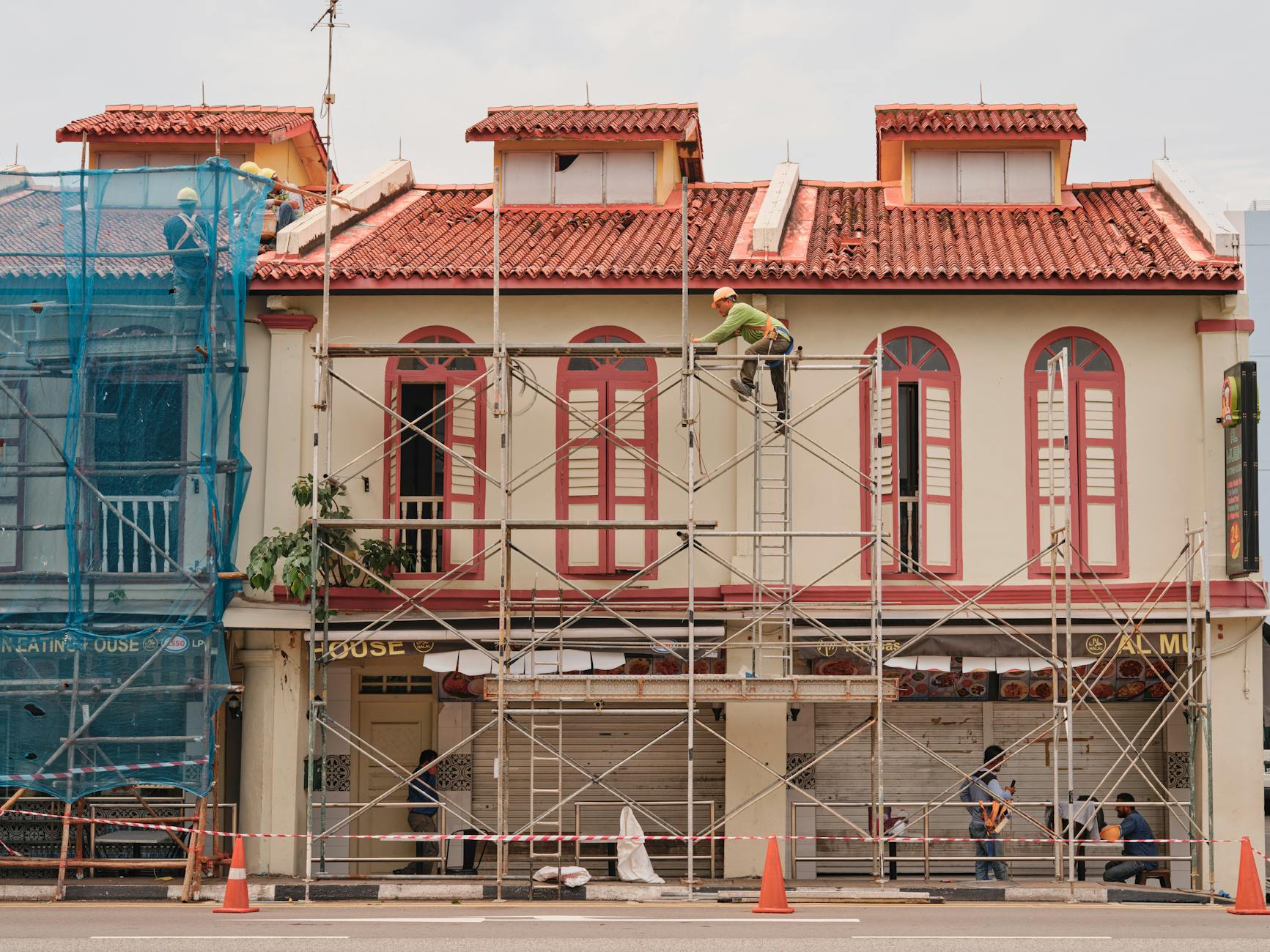 Roofing service in Shelbyville, IL
