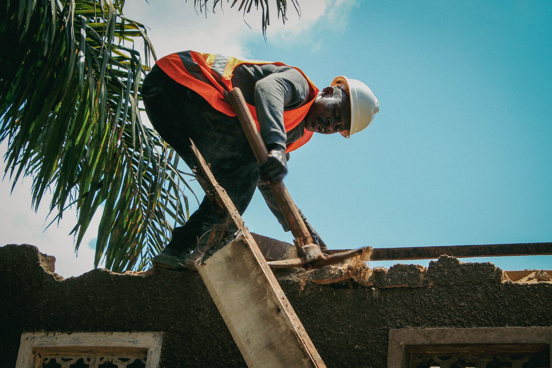 Roofing service in Lake Isabella, CA