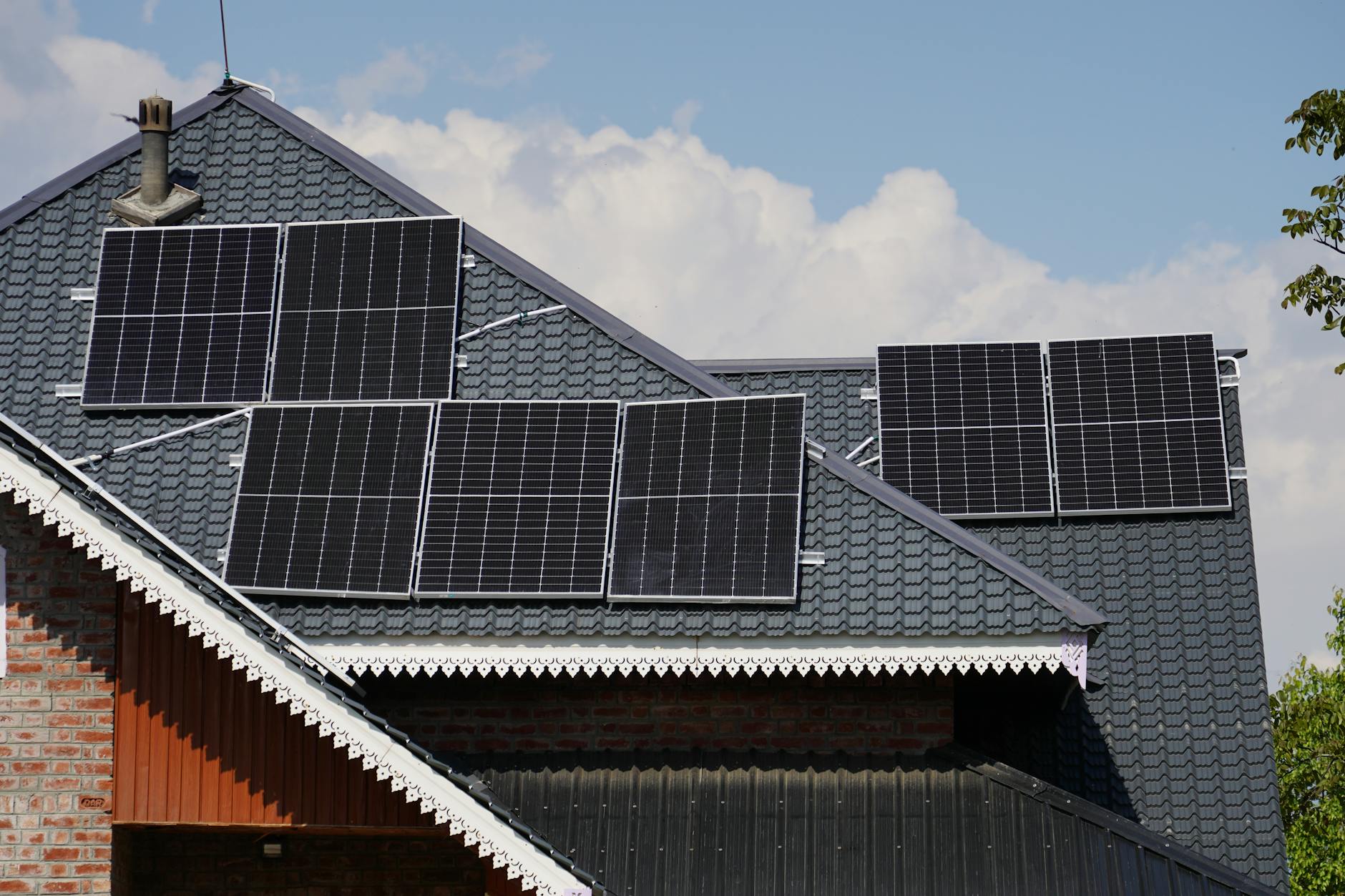 Roofing service in Detroit Lakes, MN