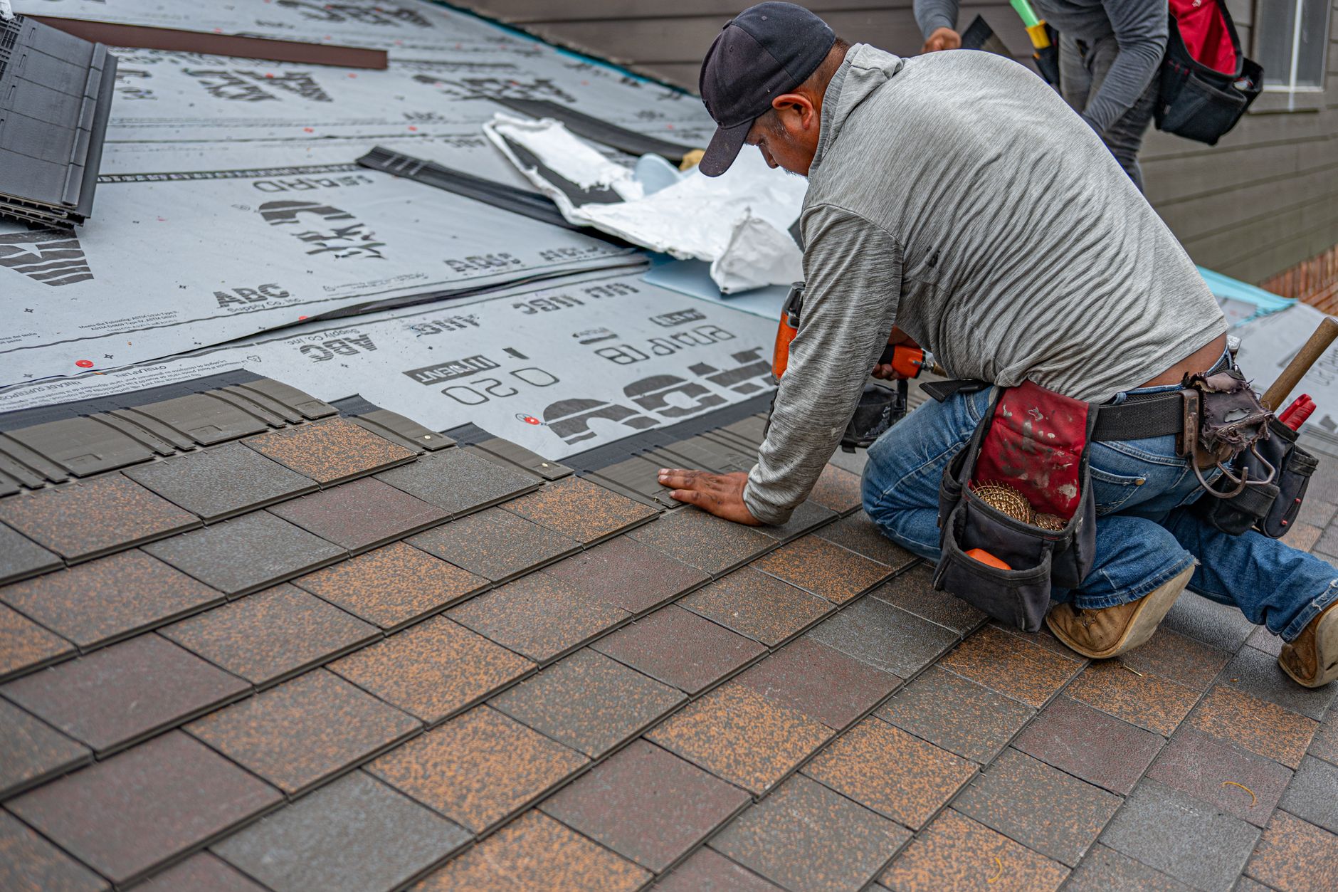 Roofing service in Healdsburg, CA