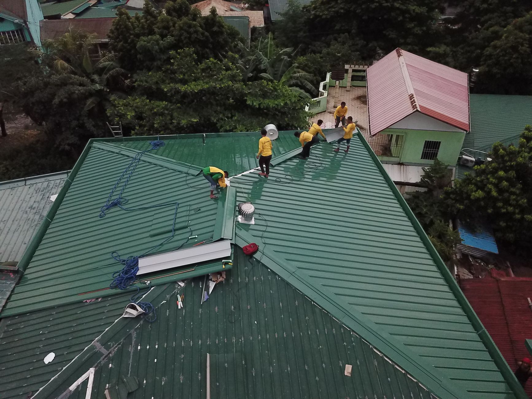 Roofing service in Chatsworth, CA